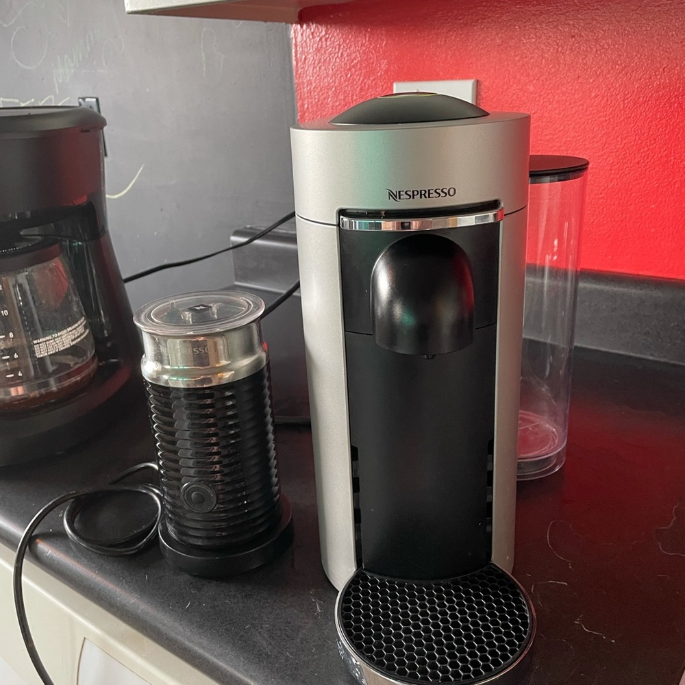NESPRESSO W/FROTHER